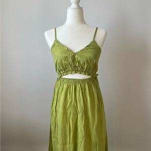 NWT SOLID CUT OUT MIDI RUFFLE DRESS